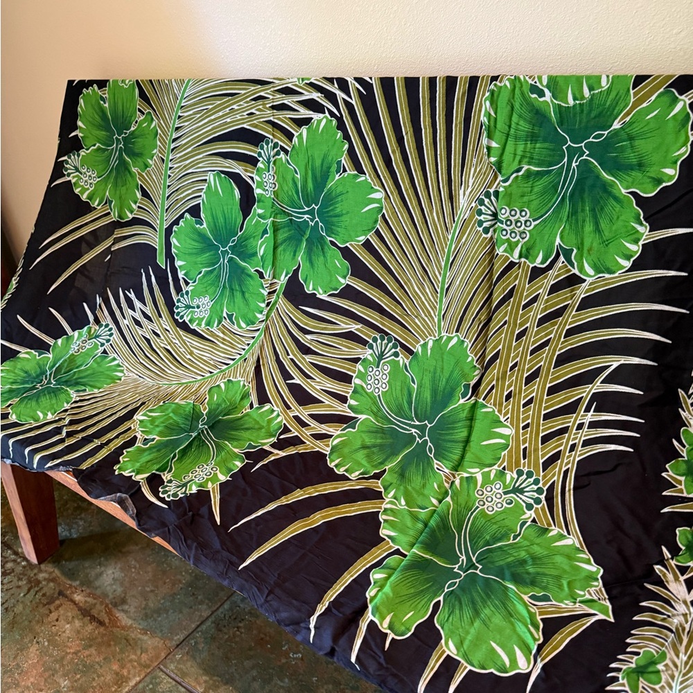 Green Tropical Leaf Print Fabric